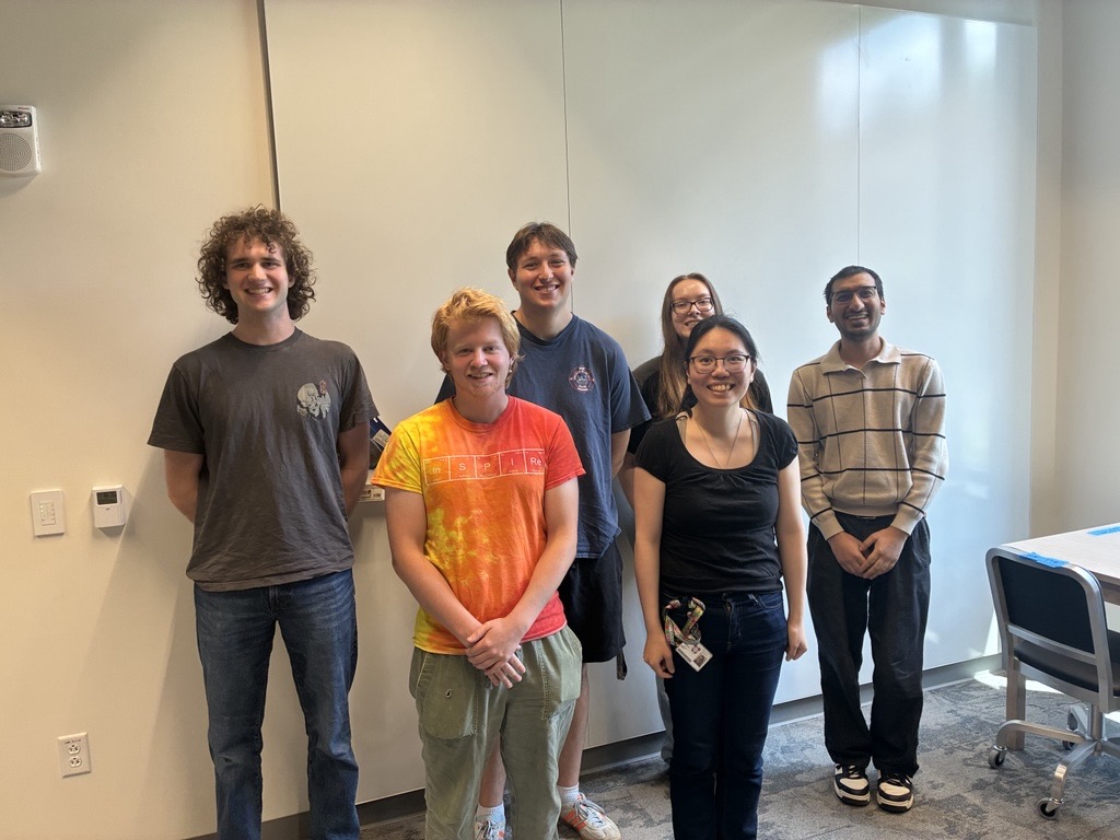 Image of students in the Chen Group.